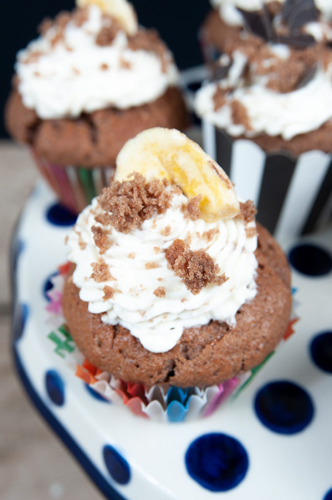 Mini-Maulwurfkuchen aka Bananen-Cupcakes mit Cream Cheese Frosting für Ostern